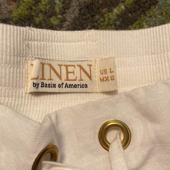 ⭐️ Linen by Basix of America White Shorts - Picture 5 of 15